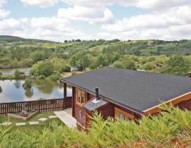 Fishing holidays at White Springs - Lake View